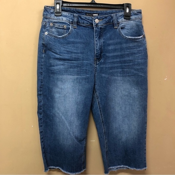 Fashion Nova Tall Can't Be Stopped Denim Biker Shorts Size 11 NWT - Picture 1 of 6